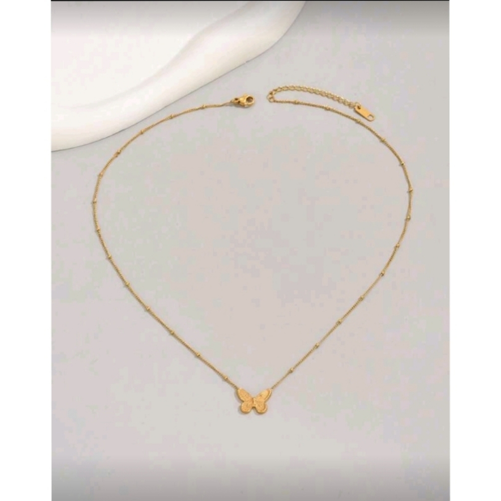 NEW! 18K Gold Plated Minimalist Butterfly Pendant Necklace - Picture 3 of 4